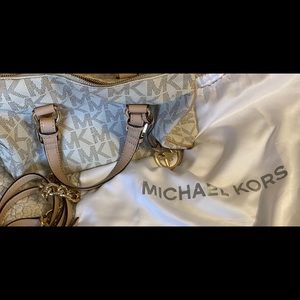 Medium Michael Kors Grayson Satchel